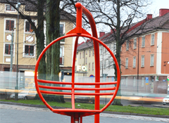ARTOTEC Fauteuil rotatif ZICKI sur la place publique de Mariaplan à Gothembourg, Suède